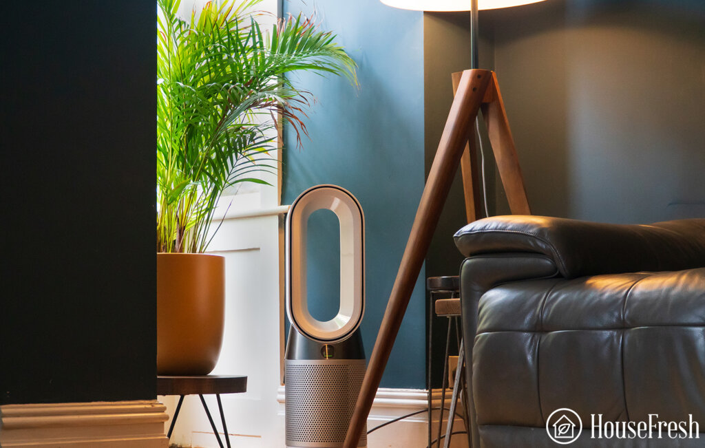 Dyson HP04 Pure Hot Cool Living Room logo