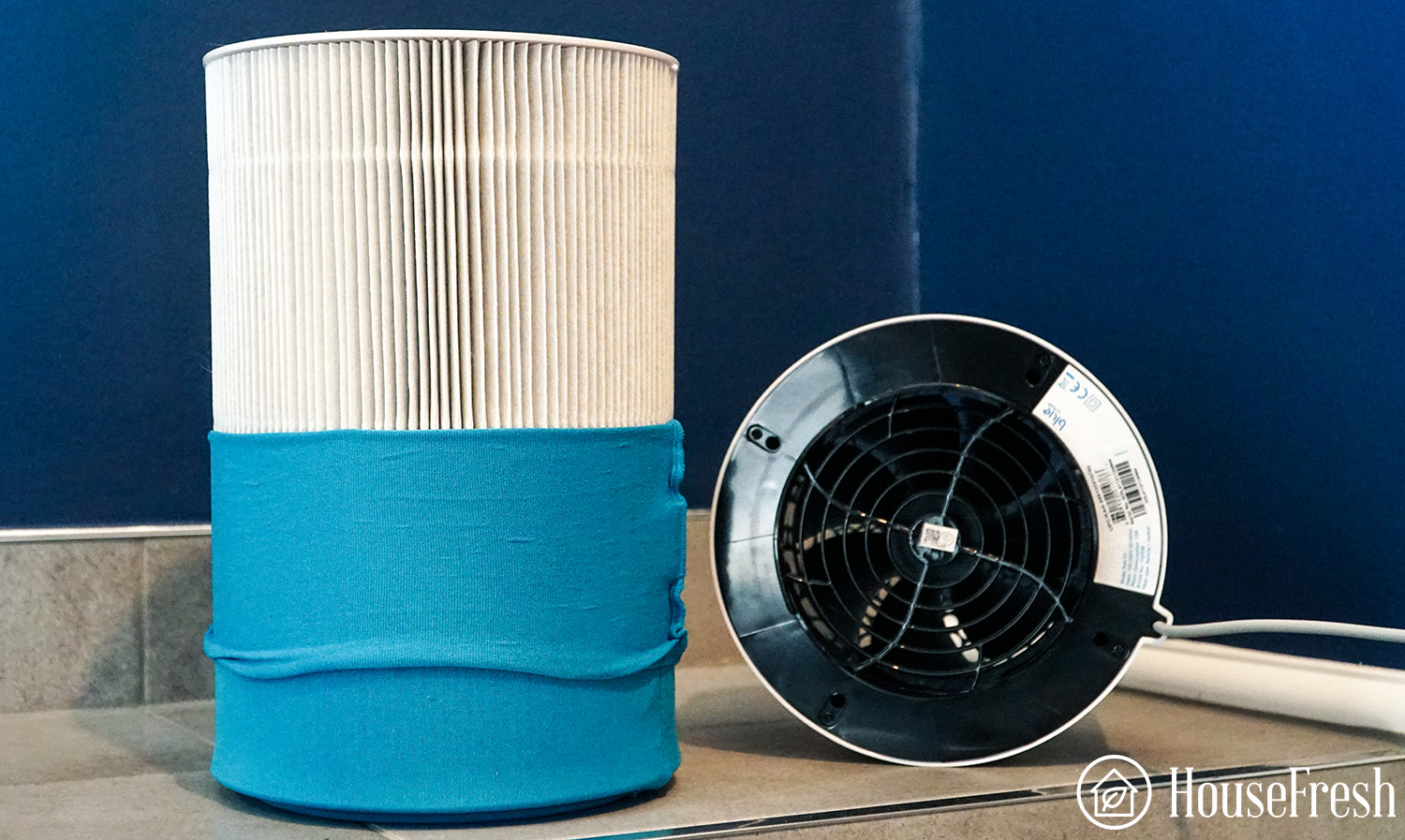 Blue air purifier on sale red light