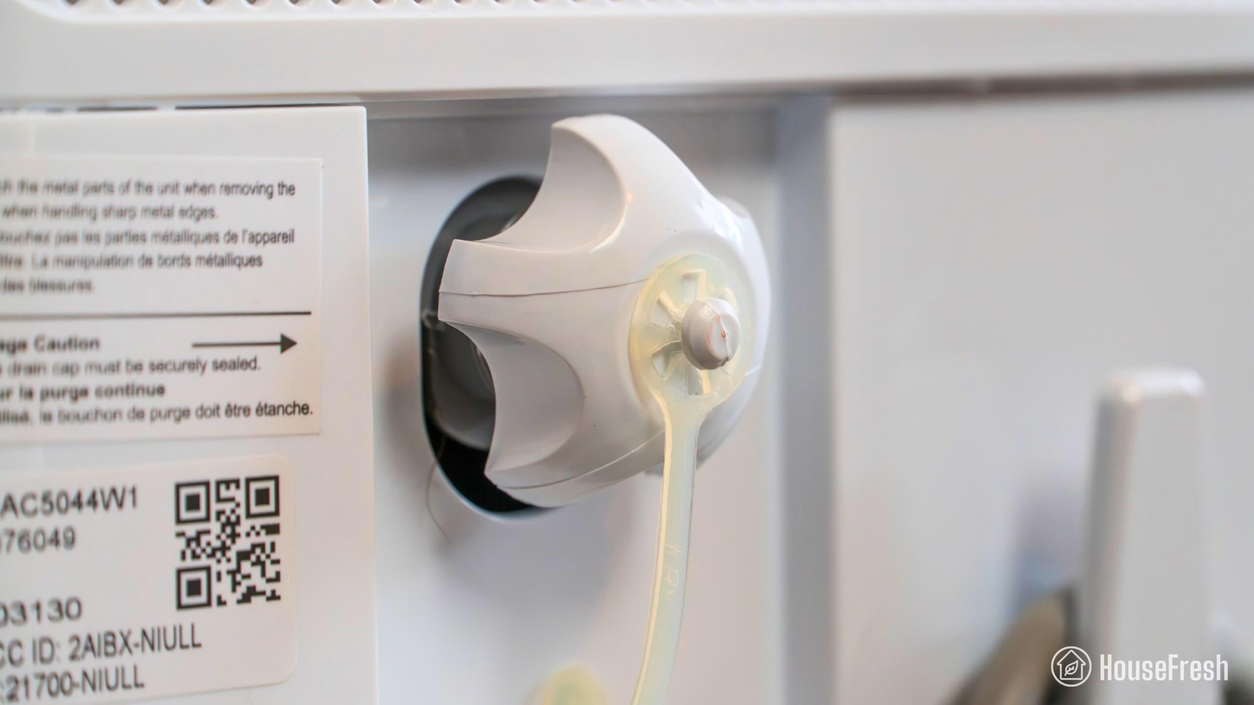Frigidaire FGAC5044W1 Close