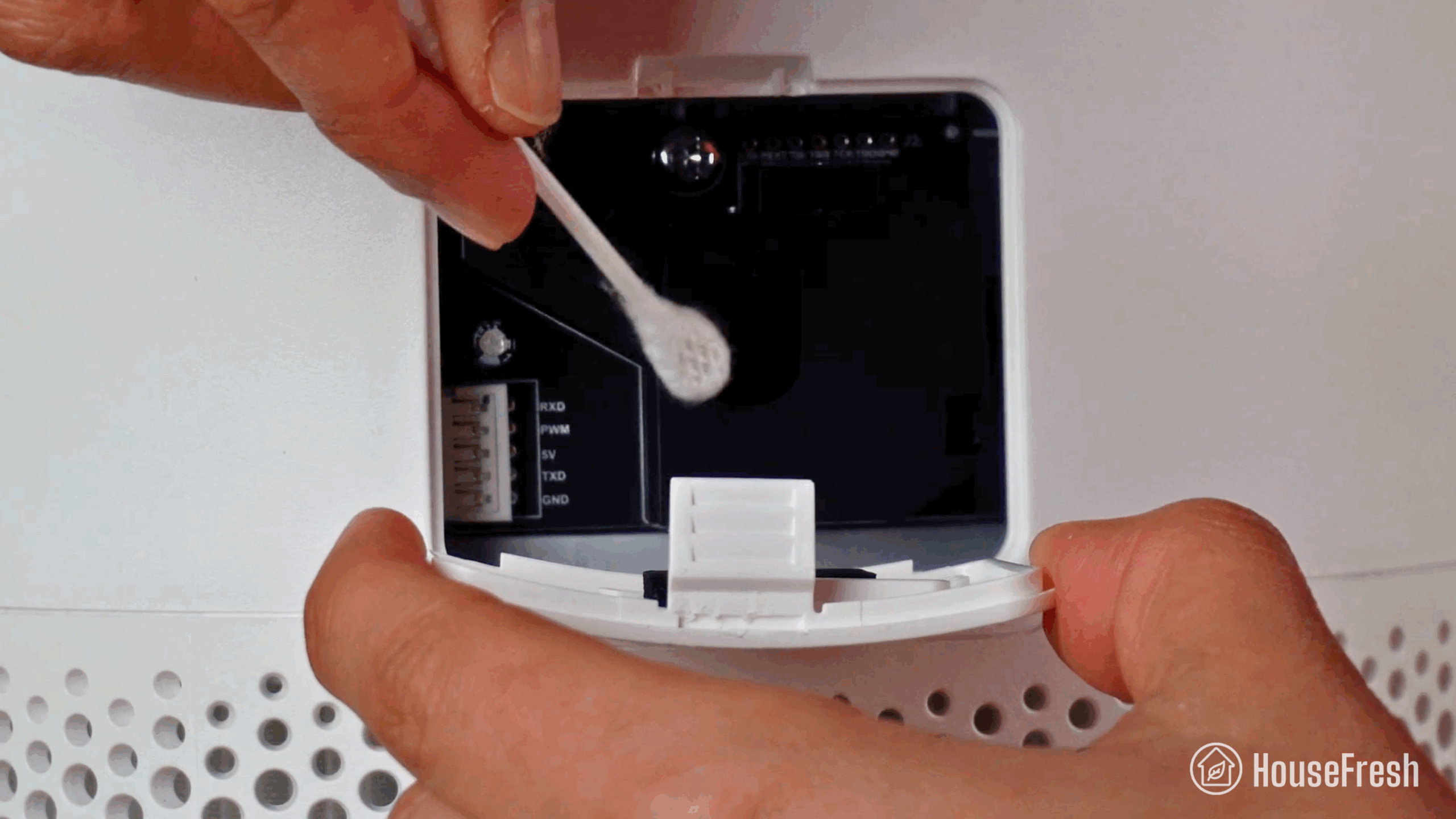 Xiaomi 4 Compact Sensor Cleaning scaled