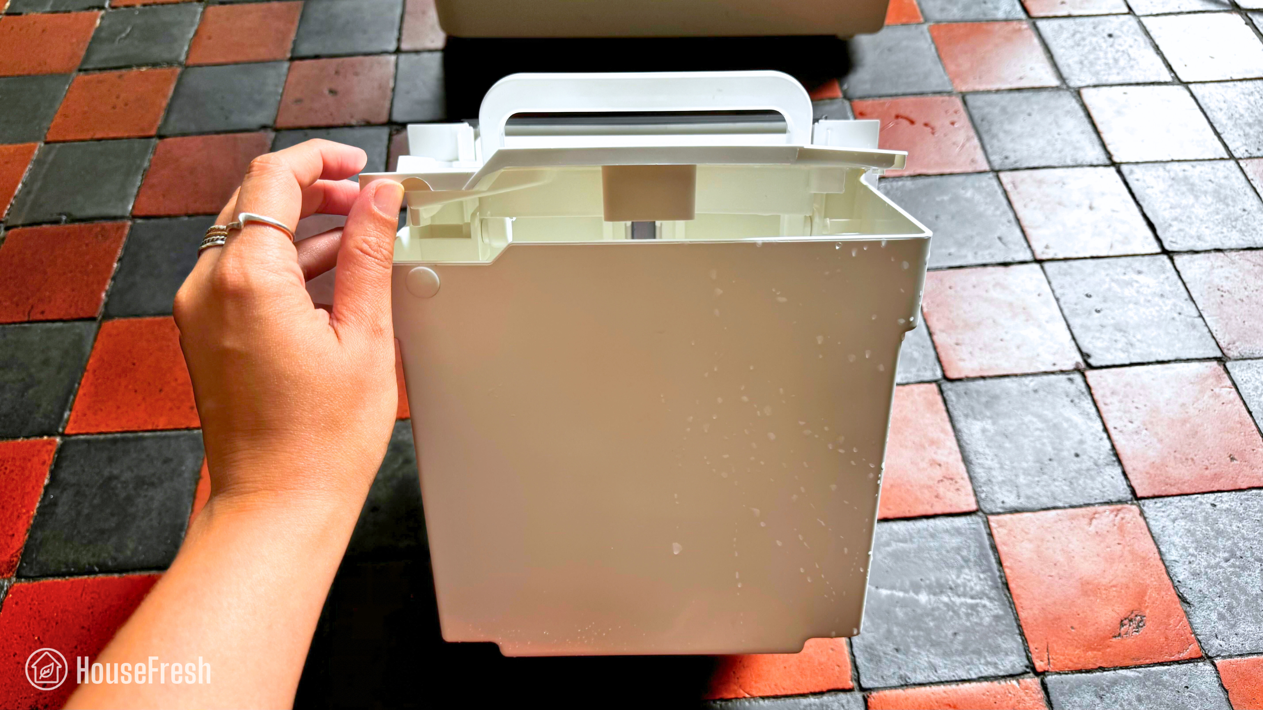 Aeocky Rhea Bucket